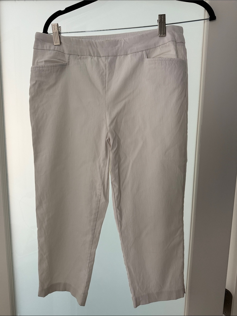Time and Tru White Rayon Capris